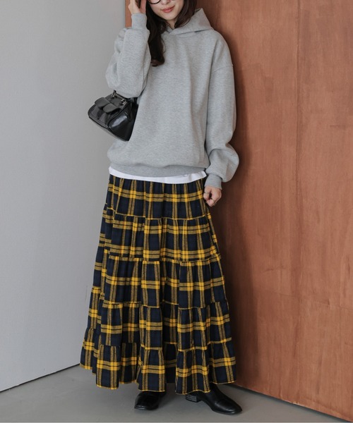 La-gemme（ラジェム）の「チェック柄ティアードロングスカート（スカート・レディース・ホワイト/イエロー/グリーン/レッド・フリー）」の3枚目の写真