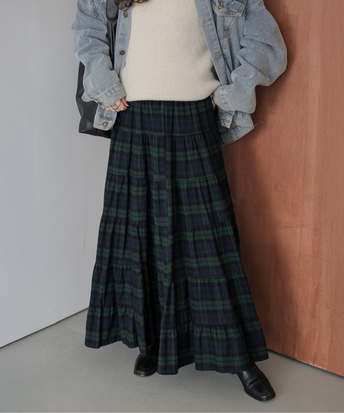 La-gemme（ラジェム）の「チェック柄ティアードロングスカート（スカート・レディース・ホワイト/イエロー/グリーン/レッド・フリー）」の8枚目の写真