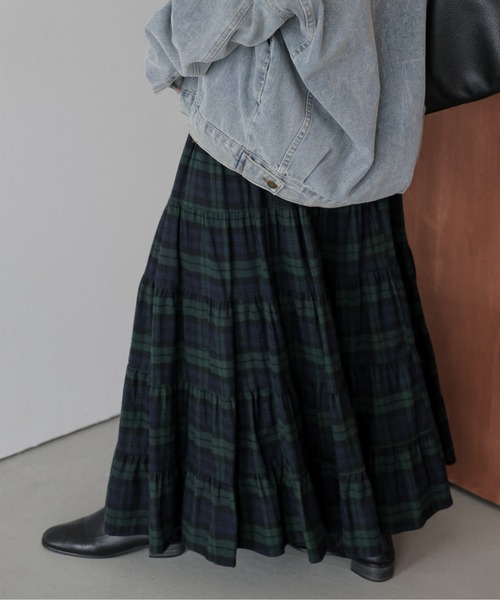 La-gemme（ラジェム）の「チェック柄ティアードロングスカート（スカート・レディース・ホワイト/イエロー/グリーン/レッド・フリー）」の9枚目の写真