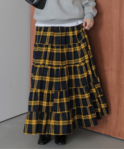 La-gemme（ラジェム）の「チェック柄ティアードロングスカート（スカート・レディース・ホワイト/イエロー/グリーン/レッド・フリー）」の11枚目の写真