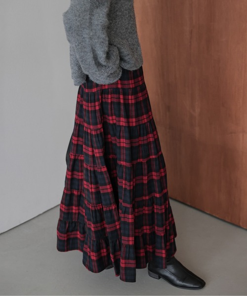 La-gemme（ラジェム）の「チェック柄ティアードロングスカート（スカート・レディース・ホワイト/イエロー/グリーン/レッド・フリー）」の16枚目の写真
