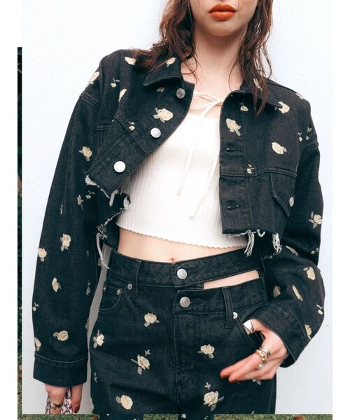 EVRIS(エヴリス)の「Embroideryデニムブルゾン【セットアップ着用可能】(デニムジャケット・レディース・ブラック/インディゴブルー・FREE)」の3枚目の写真