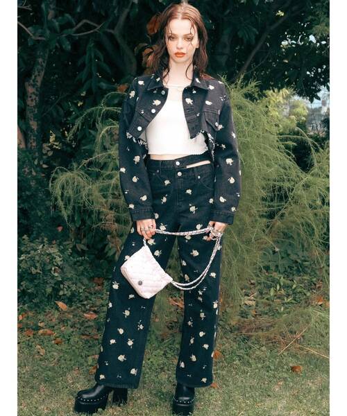 EVRIS(エヴリス)の「Embroideryデニムブルゾン【セットアップ着用可能】(デニムジャケット・レディース・ブラック/インディゴブルー・FREE)」の7枚目の写真