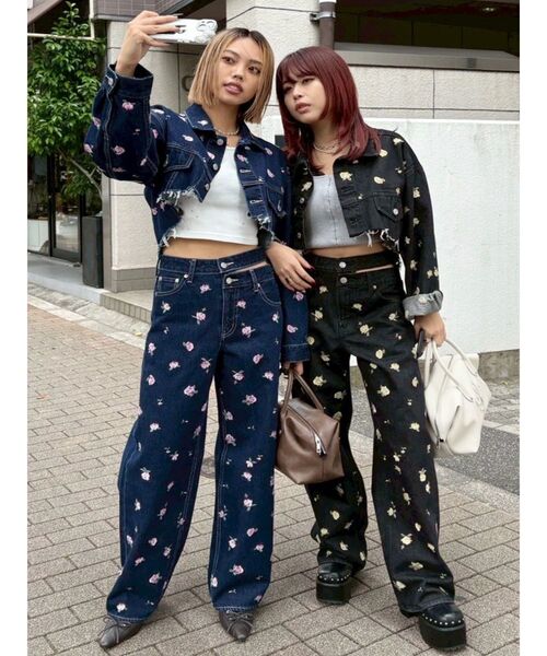 EVRIS(エヴリス)の「Embroideryデニムブルゾン【セットアップ着用可能】(デニムジャケット・レディース・ブラック/インディゴブルー・FREE)」の13枚目の写真