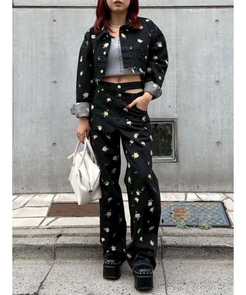 EVRIS(エヴリス)の「Embroideryデニムブルゾン【セットアップ着用可能】(デニムジャケット・レディース・ブラック/インディゴブルー・FREE)」の20枚目の写真