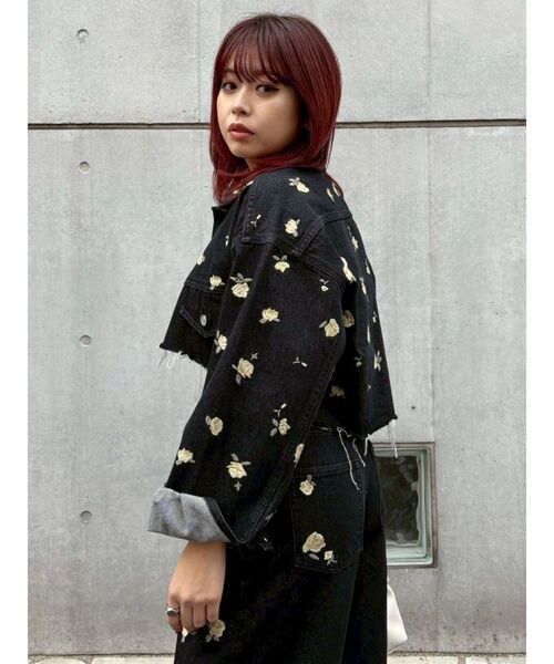 EVRIS(エヴリス)の「Embroideryデニムブルゾン【セットアップ着用可能】(デニムジャケット・レディース・ブラック/インディゴブルー・FREE)」の22枚目の写真