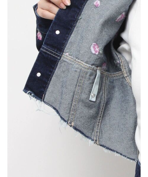 EVRIS（エヴリス）の「Embroideryデニムブルゾン【セットアップ着用可能】（デニムジャケット・レディース・ブラック/インディゴブルー・FREE）」の17枚目の写真