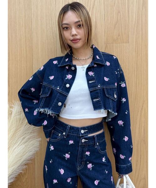 EVRIS（エヴリス）の「Embroideryデニムブルゾン【セットアップ着用可能】（デニムジャケット・レディース・ブラック/インディゴブルー・FREE）」の9枚目の写真