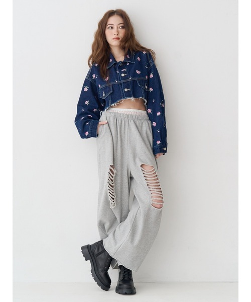 EVRIS（エヴリス）の「Embroideryデニムブルゾン【セットアップ着用可能】（デニムジャケット・レディース・ブラック/インディゴブルー・FREE）」の5枚目の写真