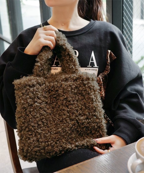 KOBE LETTUCE（コウベレタス）の「[ Yuumiさんコラボ ]ファーバッグ（ハンドバッグ・レディース・ブラウン/アイボリー/グレイッシュベージュ・F）」の5枚目の写真