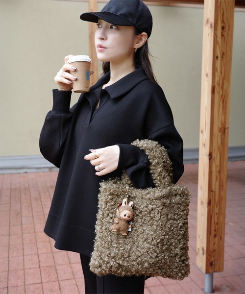 KOBE LETTUCE（コウベレタス）の「[ Yuumiさんコラボ ]ファーバッグ（ハンドバッグ・レディース・ブラウン/アイボリー/グレイッシュベージュ・F）」の8枚目の写真