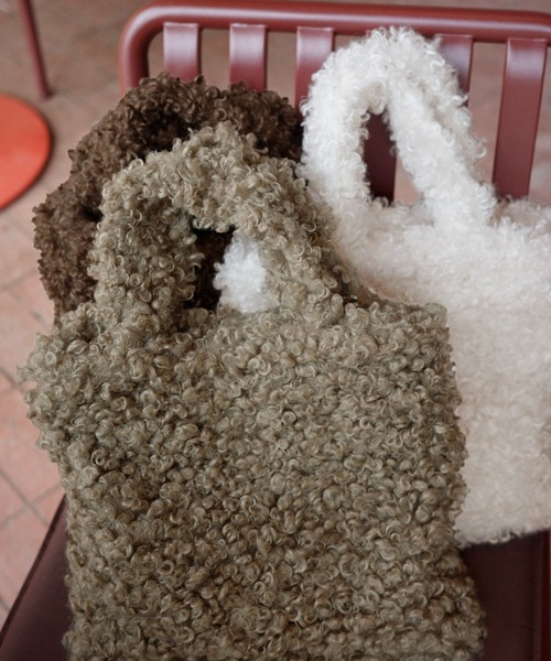 KOBE LETTUCE（コウベレタス）の「[ Yuumiさんコラボ ]ファーバッグ（ハンドバッグ・レディース・ブラウン/アイボリー/グレイッシュベージュ・F）」の9枚目の写真