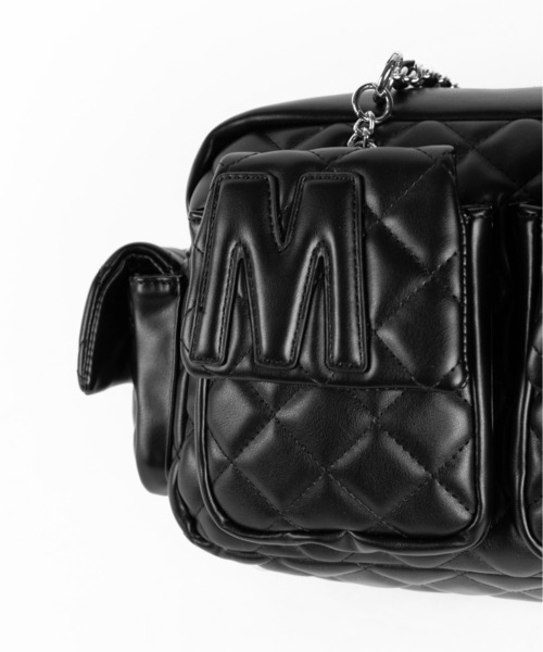 me+em select(ミームセレクト)の「【 2WAY 】Mロゴフェイクレザーキルティングチェーンショルダーバッグ / M logo fake leather quilting chain shoulder bag(ショルダーバッグ・レディース・ホワイト/ブラック・FREE)」の6枚目の写真
