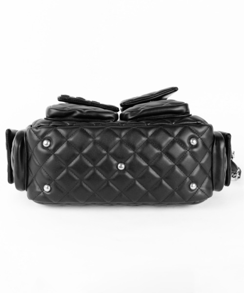 me+em select(ミームセレクト)の「【 2WAY 】Mロゴフェイクレザーキルティングチェーンショルダーバッグ / M logo fake leather quilting chain shoulder bag(ショルダーバッグ・レディース・ホワイト/ブラック・FREE)」の12枚目の写真