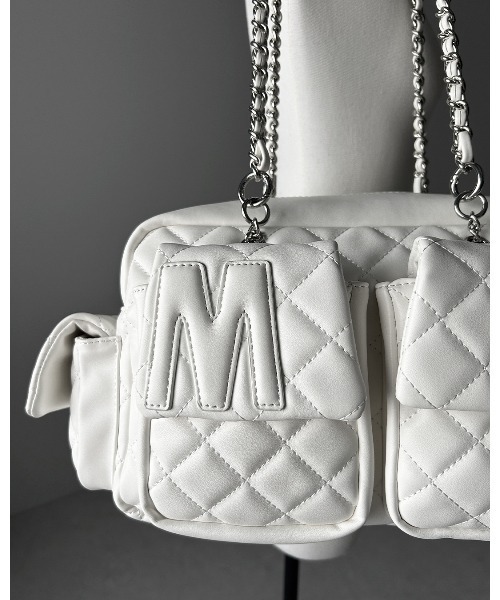 me+em select(ミームセレクト)の「【 2WAY 】Mロゴフェイクレザーキルティングチェーンショルダーバッグ / M logo fake leather quilting chain shoulder bag(ショルダーバッグ・レディース・ホワイト/ブラック・FREE)」の20枚目の写真
