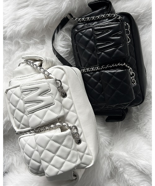 me+em select(ミームセレクト)の「【 2WAY 】Mロゴフェイクレザーキルティングチェーンショルダーバッグ / M logo fake leather quilting chain shoulder bag(ショルダーバッグ・レディース・ホワイト/ブラック・FREE)」の19枚目の写真
