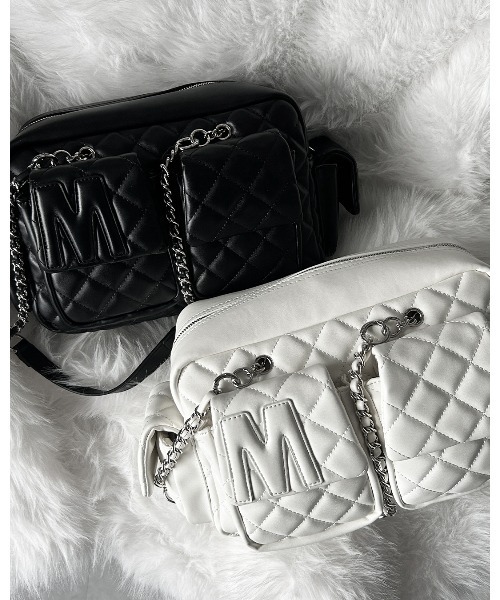 me+em select(ミームセレクト)の「【 2WAY 】Mロゴフェイクレザーキルティングチェーンショルダーバッグ / M logo fake leather quilting chain shoulder bag(ショルダーバッグ・レディース・ホワイト/ブラック・FREE)」の18枚目の写真