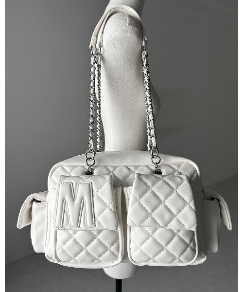 me+em select(ミームセレクト)の「【 2WAY 】Mロゴフェイクレザーキルティングチェーンショルダーバッグ / M logo fake leather quilting chain shoulder bag(ショルダーバッグ・レディース・ホワイト/ブラック・FREE)」の21枚目の写真