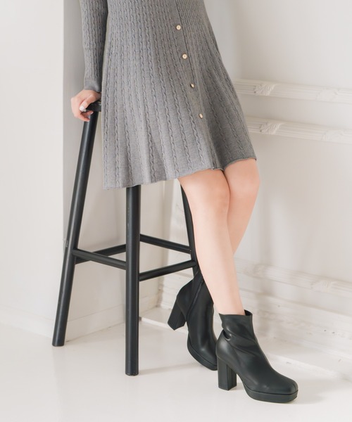 MISCH MASCH(ミッシュマッシュ)の「襟付きケーブルミニニットワンピース(ワンピース・レディース・グレー/ブラック・フリ-)」の6枚目の写真