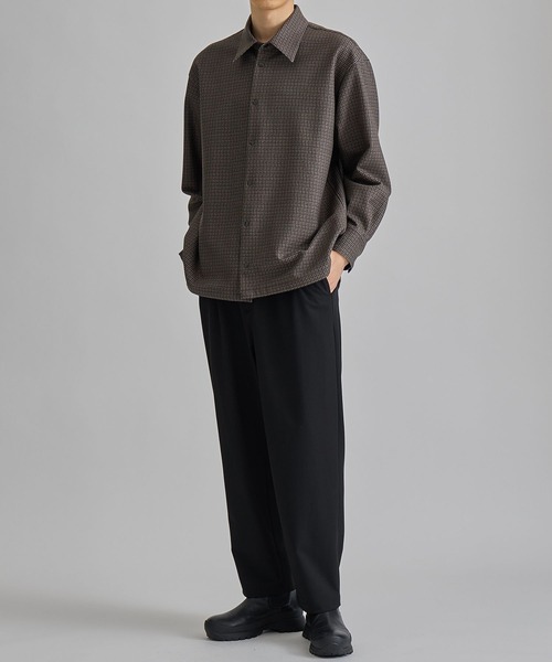 UNITED TOKYO(ユナイテッドトウキョウ)の「≪残りわずか≫【WEB限定】+3.6℃ダウンファブリックL/Sシャツ |SETUP可能/大人気/+3.6℃ UP / 保温 / 静電気防止 / ストレッチ / ウォッシャブル/羽毛使用/冬服/起毛/防寒(シャツ/ブラウス・メンズ・ブラック/チェック/マルチ・1/2)」の5枚目の写真