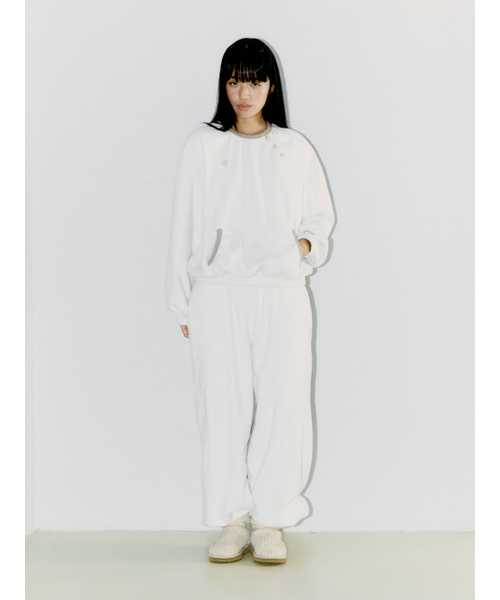OAFISH(オアフィッシュ)の「DIAGONAL FLEECE SWEAT SET UP, IVORY(セットアップ・レディース・アイボリー・1/2)」の1枚目の写真