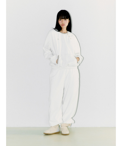 OAFISH(オアフィッシュ)の「DIAGONAL FLEECE SWEAT SET UP, IVORY(セットアップ・レディース・アイボリー・1/2)」の2枚目の写真