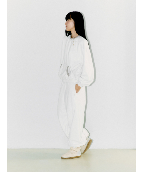 OAFISH(オアフィッシュ)の「DIAGONAL FLEECE SWEAT SET UP, IVORY(セットアップ・レディース・アイボリー・1/2)」の3枚目の写真