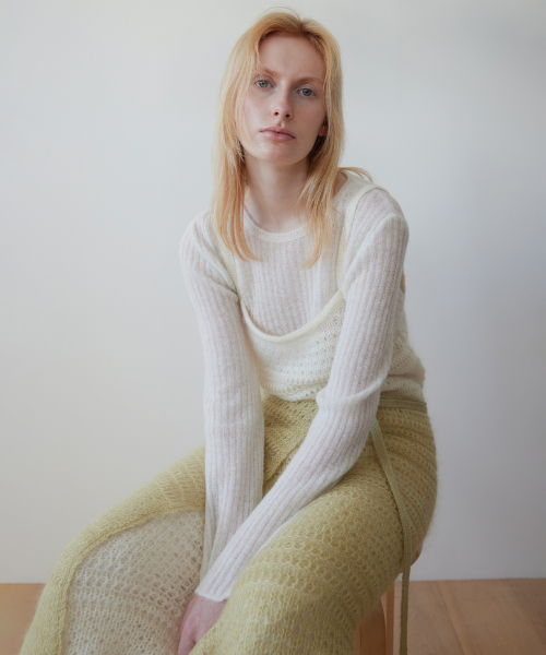 LEVAR(レバー)の「Alpaca Ribbed Pure Knit - Ivory(ニット/セーター・レディース・アイボリー・FREE)」の1枚目の写真