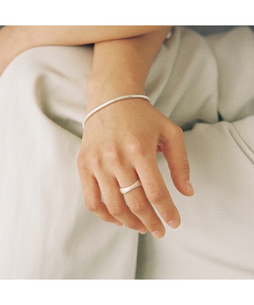 ANOTHERLAYER(アナザーレイヤー)の「Soft Shell Ring (Silver925)(リング・レディース・シルバー・FREE)」の1枚目の写真