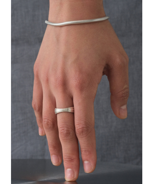 ANOTHERLAYER(アナザーレイヤー)の「Soft Shell Ring (Silver925)(リング・レディース・シルバー・FREE)」の2枚目の写真