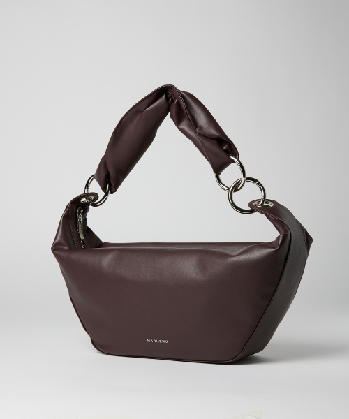 MARHEN.J（マルヘンジェイ）の「ARROW BAG（ショルダーバッグ・レディース・ブラック/ダークブラウン/オートミール・FREE）」の4枚目の写真