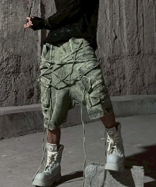 RICH(リッチ)の「【RICH】Cargo Wide Green Washed Short Pants / 【リッチ】ポケットカーゴデニムハーフパンツ(デニムパンツ・メンズ・カーキ・02/01)」の6枚目の写真