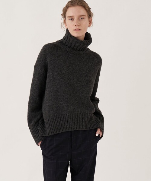 GALERIE VIE(ギャルリー ヴィー)の「ファインウール タートルネックプルオーバー(ニット/セーター・レディース・ライトブルー/グリーン/ベージュ系その他/イエロー/ブラック/グレー/ホワイト/ライトパープル/ダークブルー/チャコールグレー・M/S)」の14枚目の写真