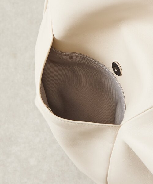 BEARDSLEY（ビアズリー）の「《本革》スムースレザーショルダーBag（ショルダーバッグ・レディース・オフホワイト/ブラック・FREE）」の14枚目の写真