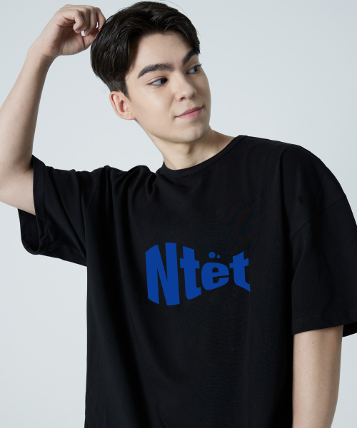NTET(エンティーイーティー)の「ウェットロゴオーバーサイズ半袖Tシャツブラック(Tシャツ/カットソー・メンズ・その他・S/M/L/XL)」の1枚目の写真