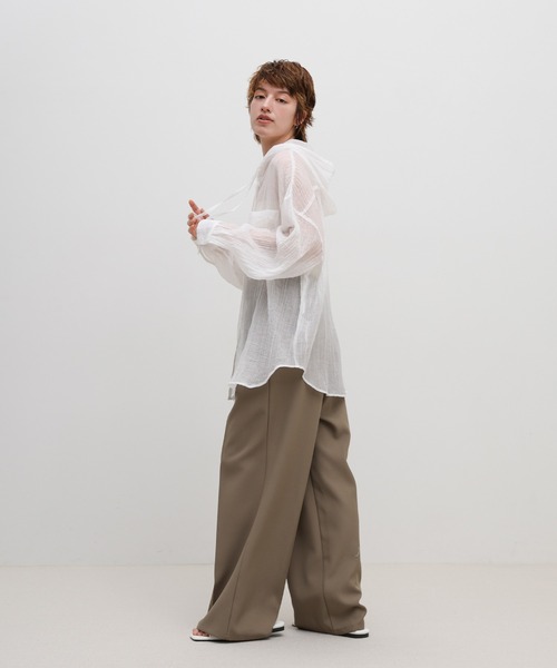 select MOCA（セレクトモカ）の「【ZOZO限定】フード付き楊柳シアーオーバーサイズシャツ（シャツ/ブラウス・レディース・オフホワイト/ブラック/グレイッシュベージュ・FREE）」の4枚目の写真