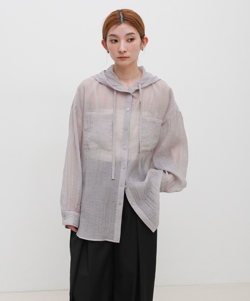 select MOCA（セレクトモカ）の「【ZOZO限定】フード付き楊柳シアーオーバーサイズシャツ（シャツ/ブラウス・レディース・オフホワイト/ブラック/グレイッシュベージュ・FREE）」の11枚目の写真