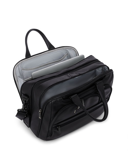 TUMI（トゥミ）の「TUMI ALPHA（アルファ） ミディアム・15インチ・エクスパンダブル・ブリーフケース（A4/PC15インチまで対応）（ビジネスバッグ・メンズ・ブラック・FREE）」の2枚目の写真