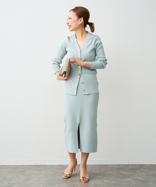 Deuxieme Classe(ドゥーズィエムクラス)の「*DINER RIB Vネックカーディガン(カーディガン/ボレロ・レディース・ダークグリーン/ベージュ/ブラック・FREE)」の6枚目の写真