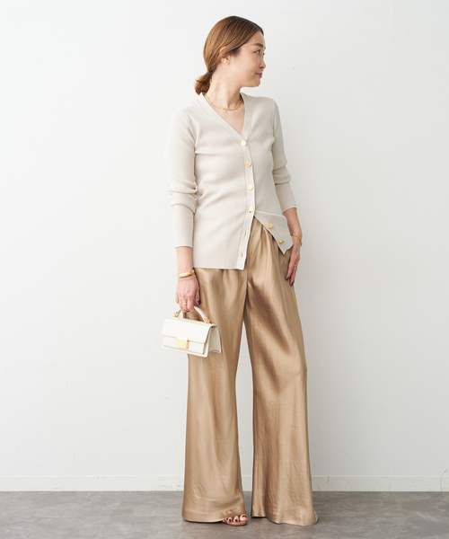 Deuxieme Classe(ドゥーズィエムクラス)の「*DINER RIB Vネックカーディガン(カーディガン/ボレロ・レディース・ダークグリーン/ベージュ/ブラック・FREE)」の14枚目の写真