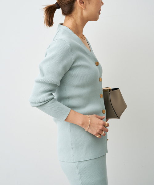 Deuxieme Classe(ドゥーズィエムクラス)の「*DINER RIB Vネックカーディガン(カーディガン/ボレロ・レディース・ダークグリーン/ベージュ/ブラック・FREE)」の17枚目の写真