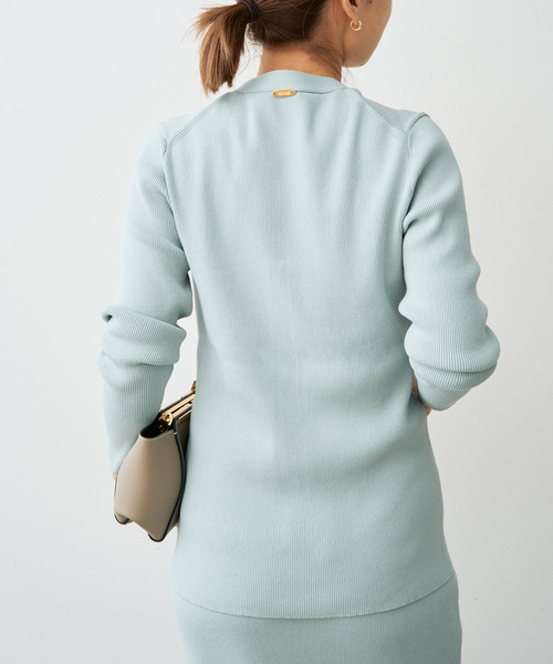 Deuxieme Classe(ドゥーズィエムクラス)の「*DINER RIB Vネックカーディガン(カーディガン/ボレロ・レディース・ダークグリーン/ベージュ/ブラック・FREE)」の18枚目の写真