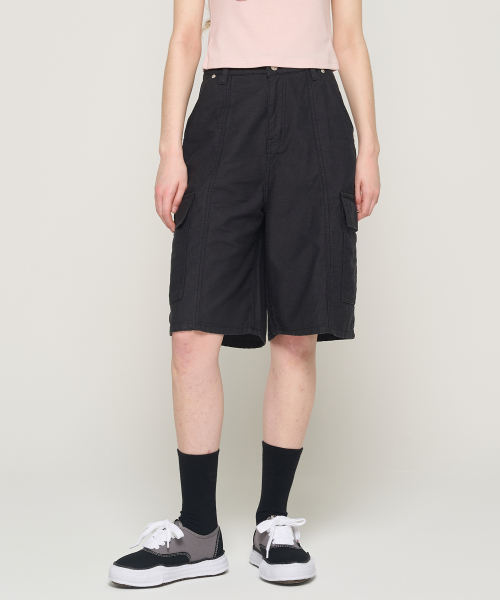 CARGOBROS FOR WOMAN(カーゴブロスフォーウィメン)の「カーゴポケットバミューダパンツ(ブラック)(その他パンツ・レディース・その他・LARGE/MEDIUM/SMALL)」の1枚目の写真
