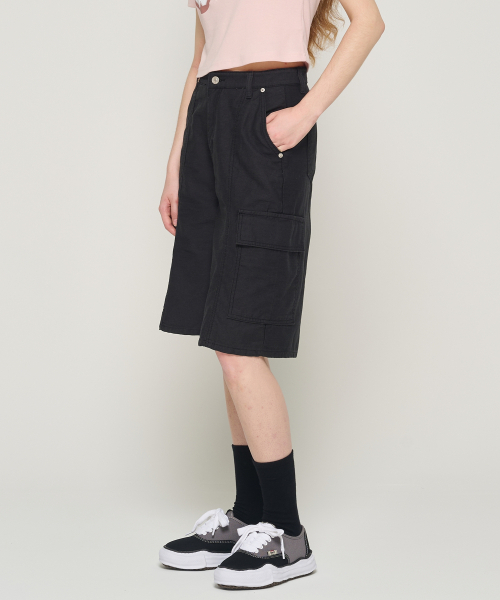 CARGOBROS FOR WOMAN(カーゴブロスフォーウィメン)の「カーゴポケットバミューダパンツ(ブラック)(その他パンツ・レディース・その他・LARGE/MEDIUM/SMALL)」の3枚目の写真