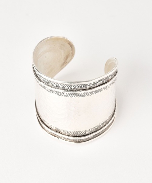 Curensology（カレンソロジー）の「Curensology(カレンソロジー)/＜ＣＳＧ＞シルバーカレンバングル（バングル/リストバンド・レディース・シルバー・FREE）」の4枚目の写真