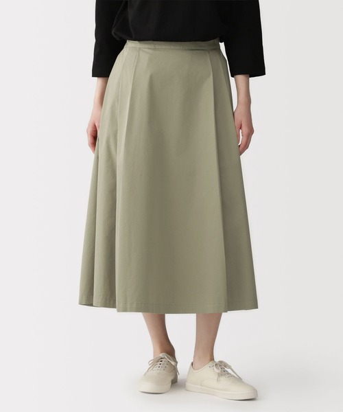 無印良品（ムジルシリョウヒン）の「婦人　高密度ツイル　タックフレアスカート（スカート・レディース・ブラック/ダークネイビー/ベージュ・S/M/L/XL）」の2枚目の写真