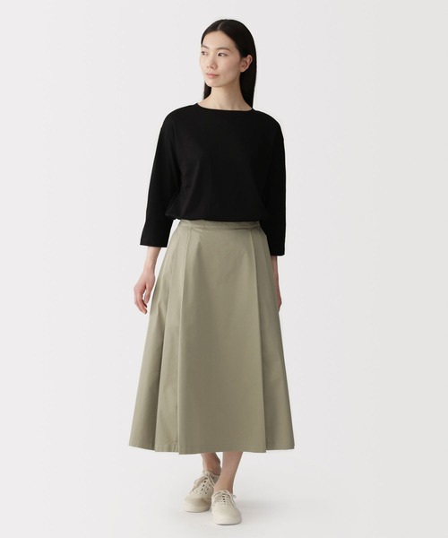 無印良品（ムジルシリョウヒン）の「婦人　高密度ツイル　タックフレアスカート（スカート・レディース・ブラック/ダークネイビー/ベージュ・S/M/L/XL）」の7枚目の写真