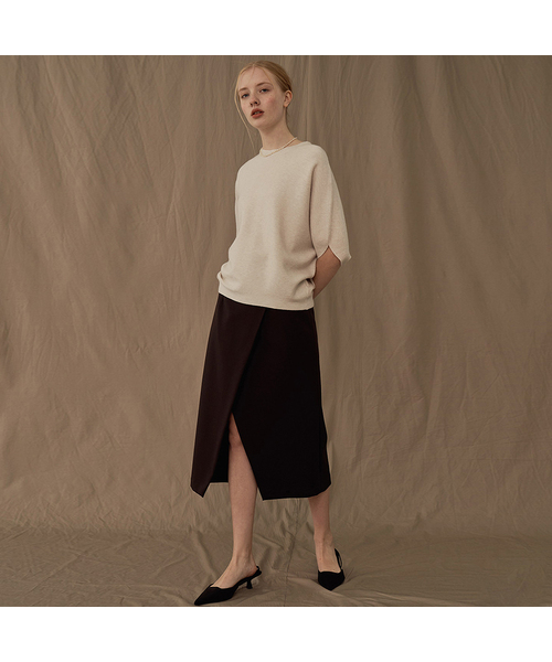 VASCARA(バスカラ)の「Batwing Sleeve Round neck Half Knitwear (5colors)(ニット/セーター・レディース・ブラック/ライトベージュ/カーキ/ブラウン/ライトグレー・FREE)」の4枚目の写真