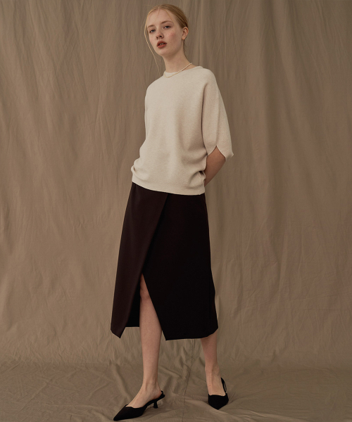 VASCARA(バスカラ)の「Batwing Sleeve Round neck Half Knitwear (5colors)(ニット/セーター・レディース・ブラック/ライトベージュ/カーキ/ブラウン/ライトグレー・FREE)」の9枚目の写真