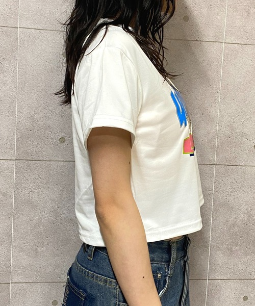 NANEA（ナネア）の「クロップド丈レトログラフィックプリントTシャツ（Tシャツ/カットソー・レディース・ホワイト/ブラック・SMALL）」の16枚目の写真